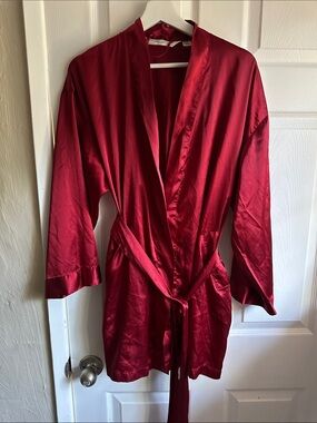 Victorias Secret Satin like Wrap Robe in Deep Ruby Red